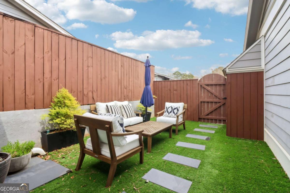 4988 Meadow Lane