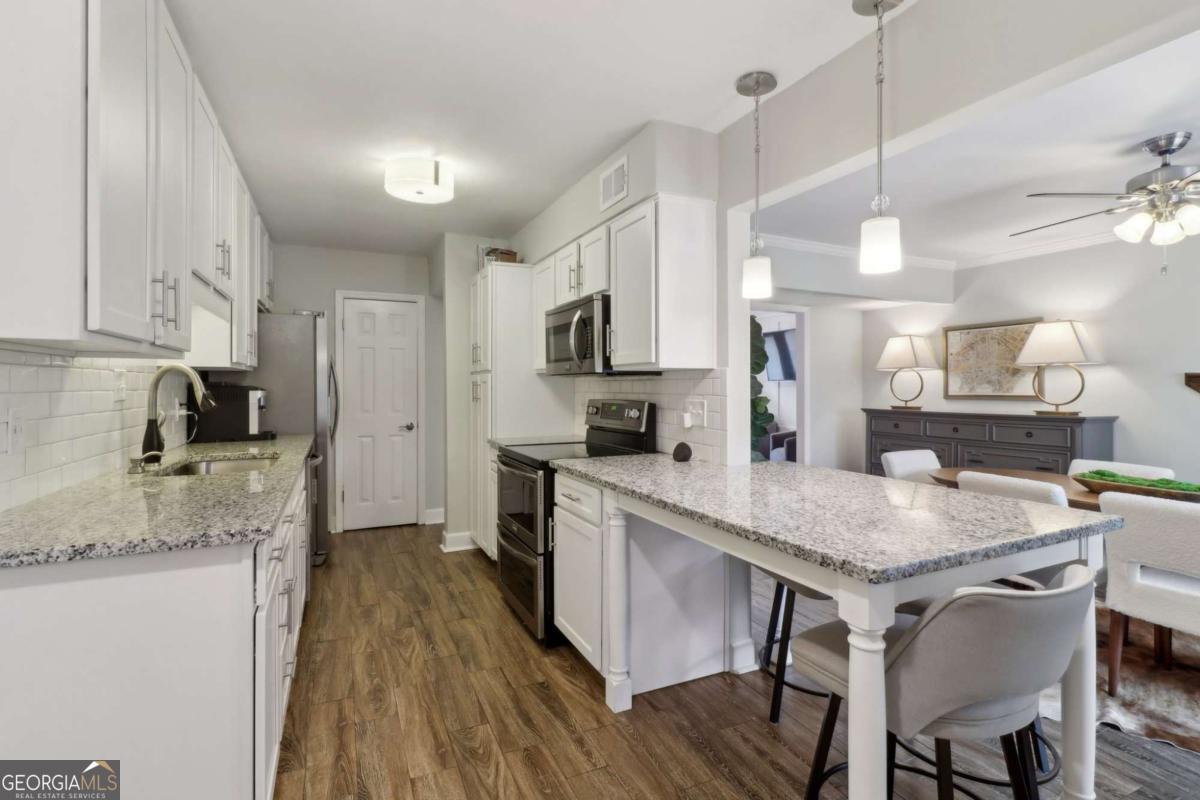 4988 Meadow Lane