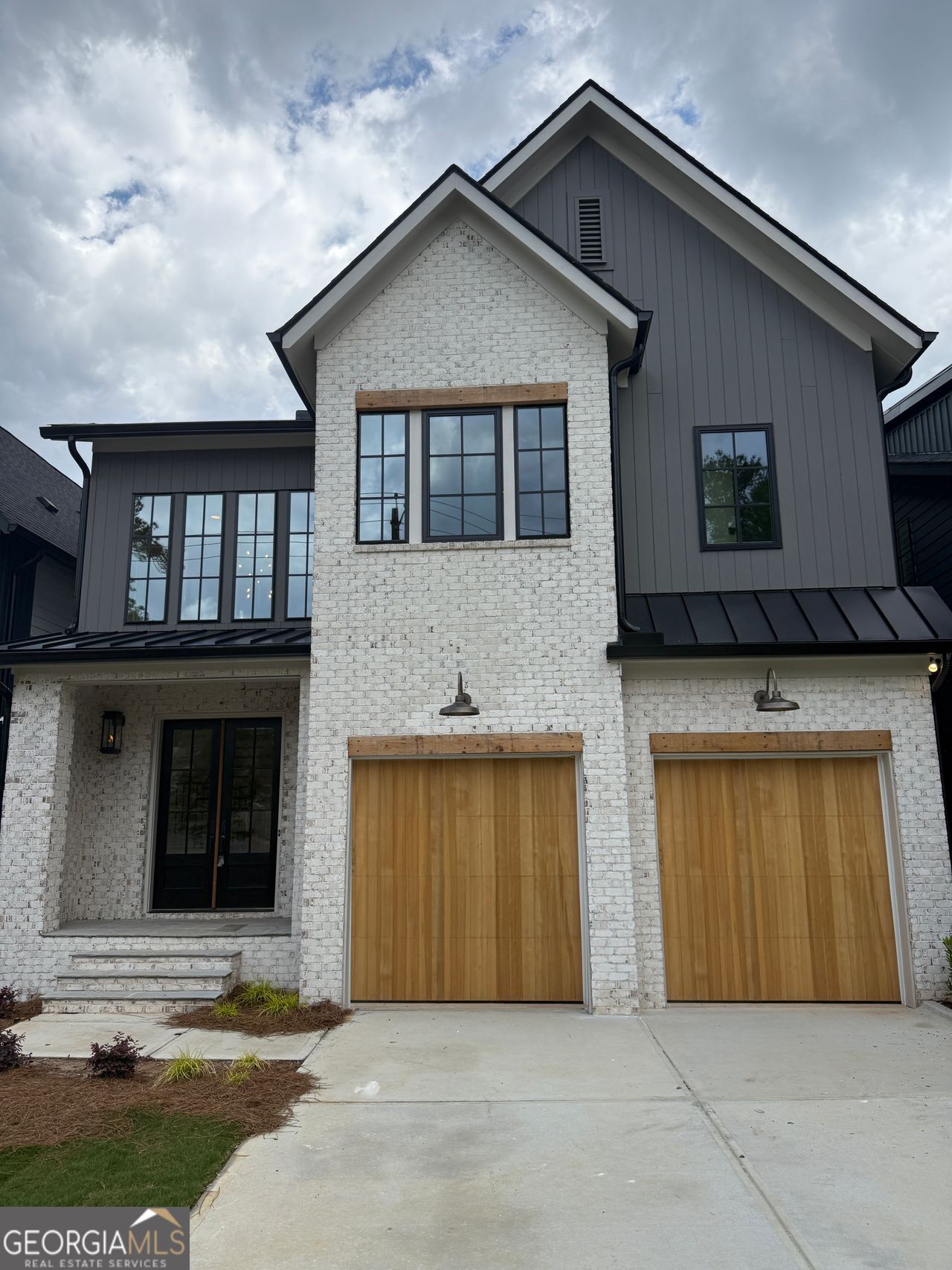 2583 Apple Valley Road