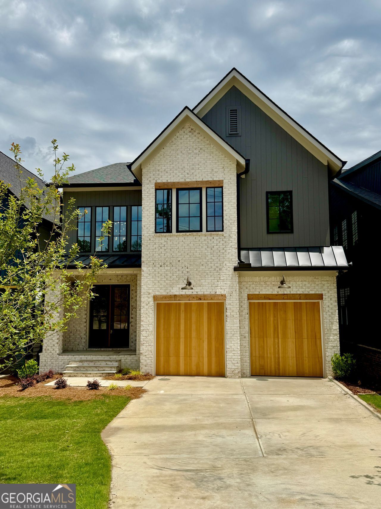 2583 Apple Valley Road
