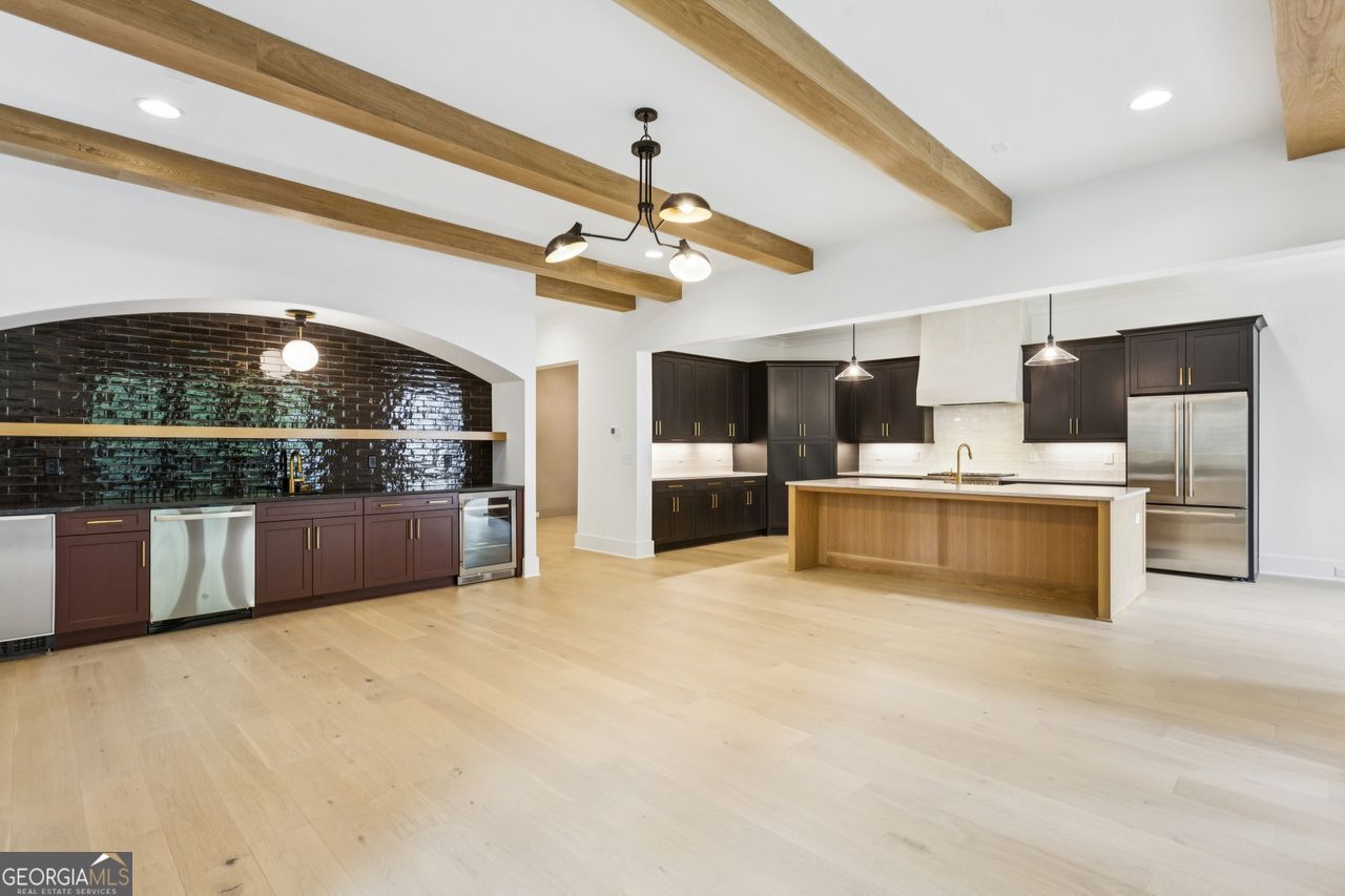 2587 Apple Valley Road