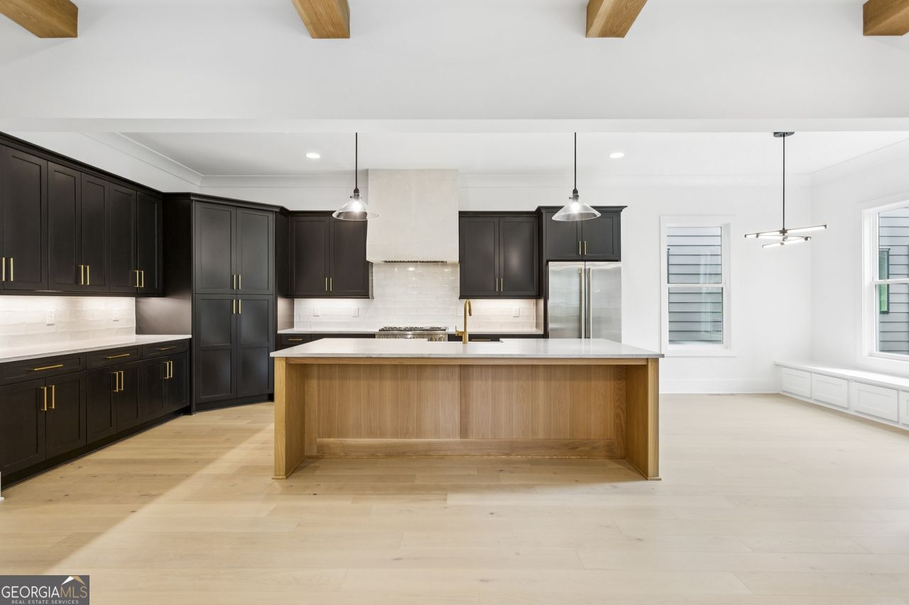 2587 Apple Valley Road