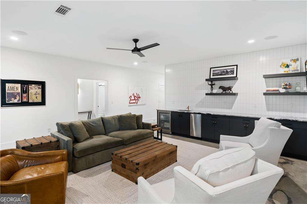 1299 Sunland Drive NE