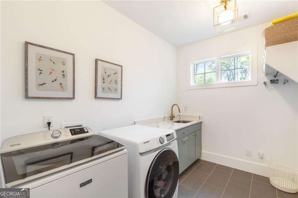 1299 Sunland Drive NE