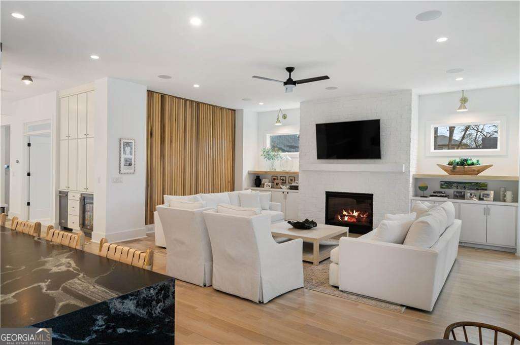 1299 Sunland Drive NE