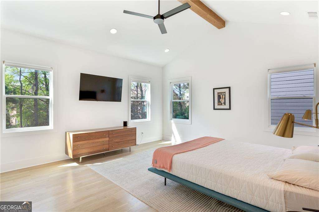 1299 Sunland Drive NE