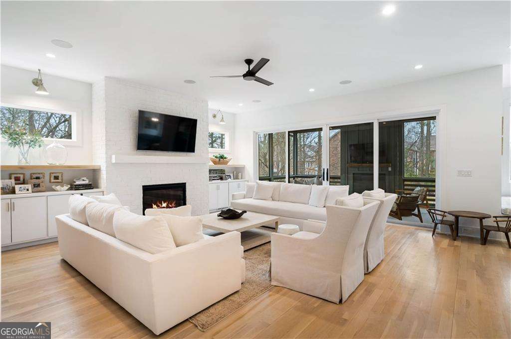 1299 Sunland Drive NE