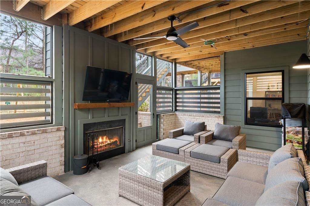 1299 Sunland Drive NE