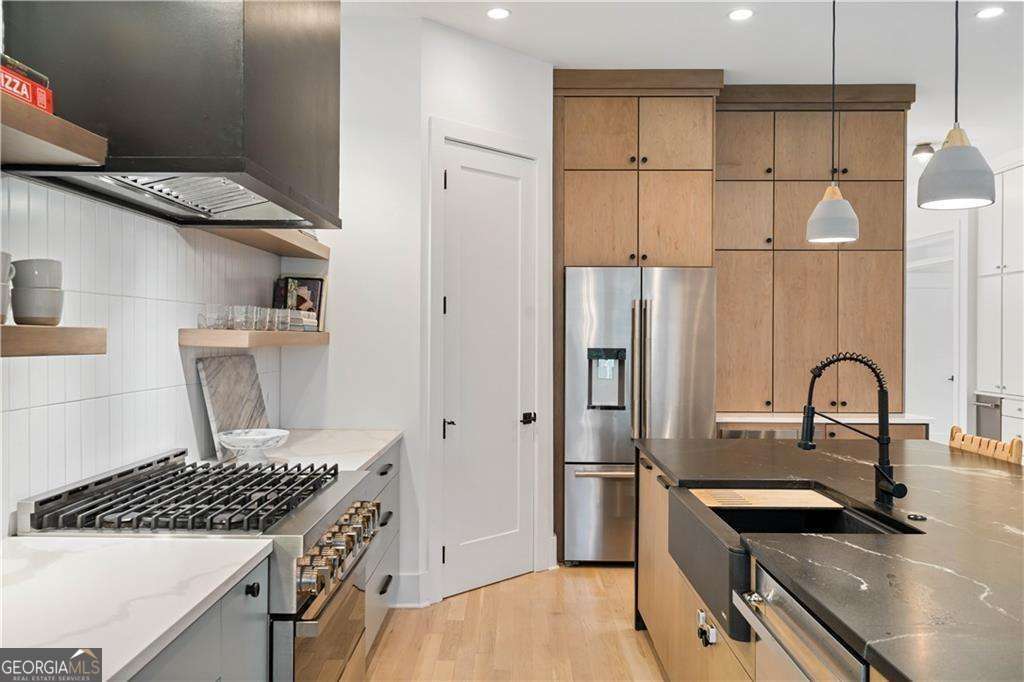 1299 Sunland Drive NE