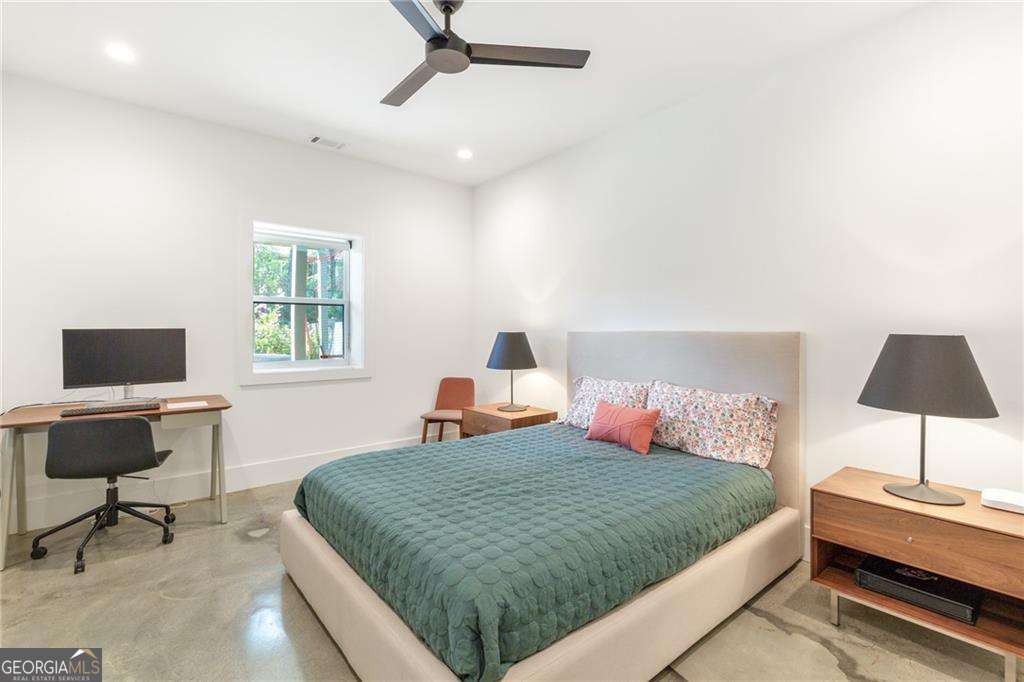 1299 Sunland Drive NE