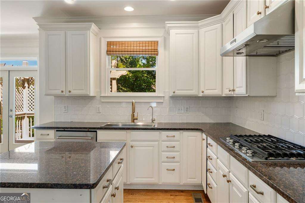 1662 Hartford Glen NE