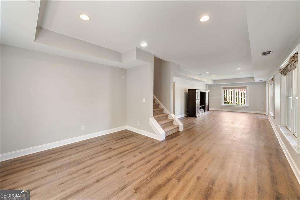 1662 Hartford Glen NE