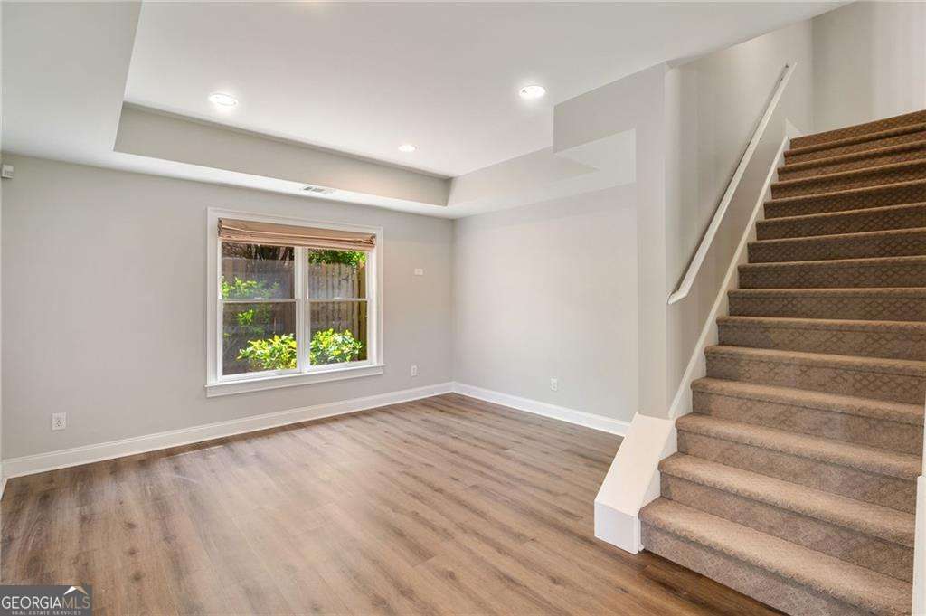 1662 Hartford Glen NE