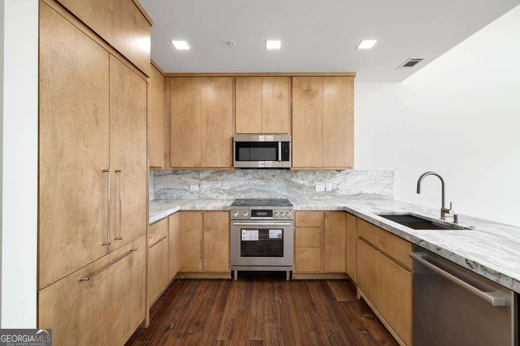 1281 #3 E Main Street