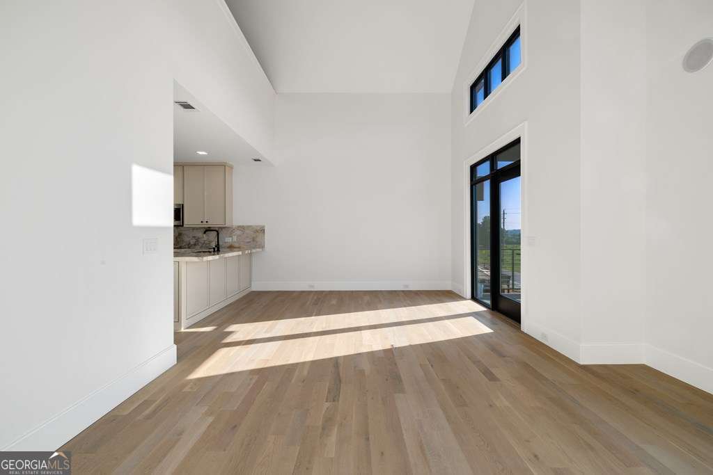 1281 #4 E Main Street