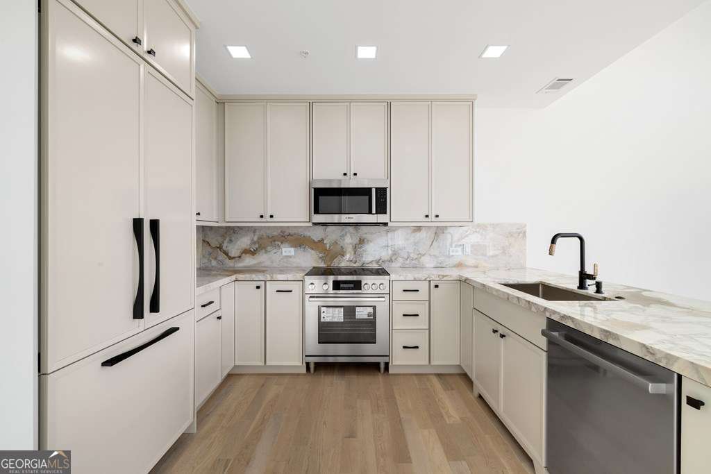 1281 #4 E Main Street