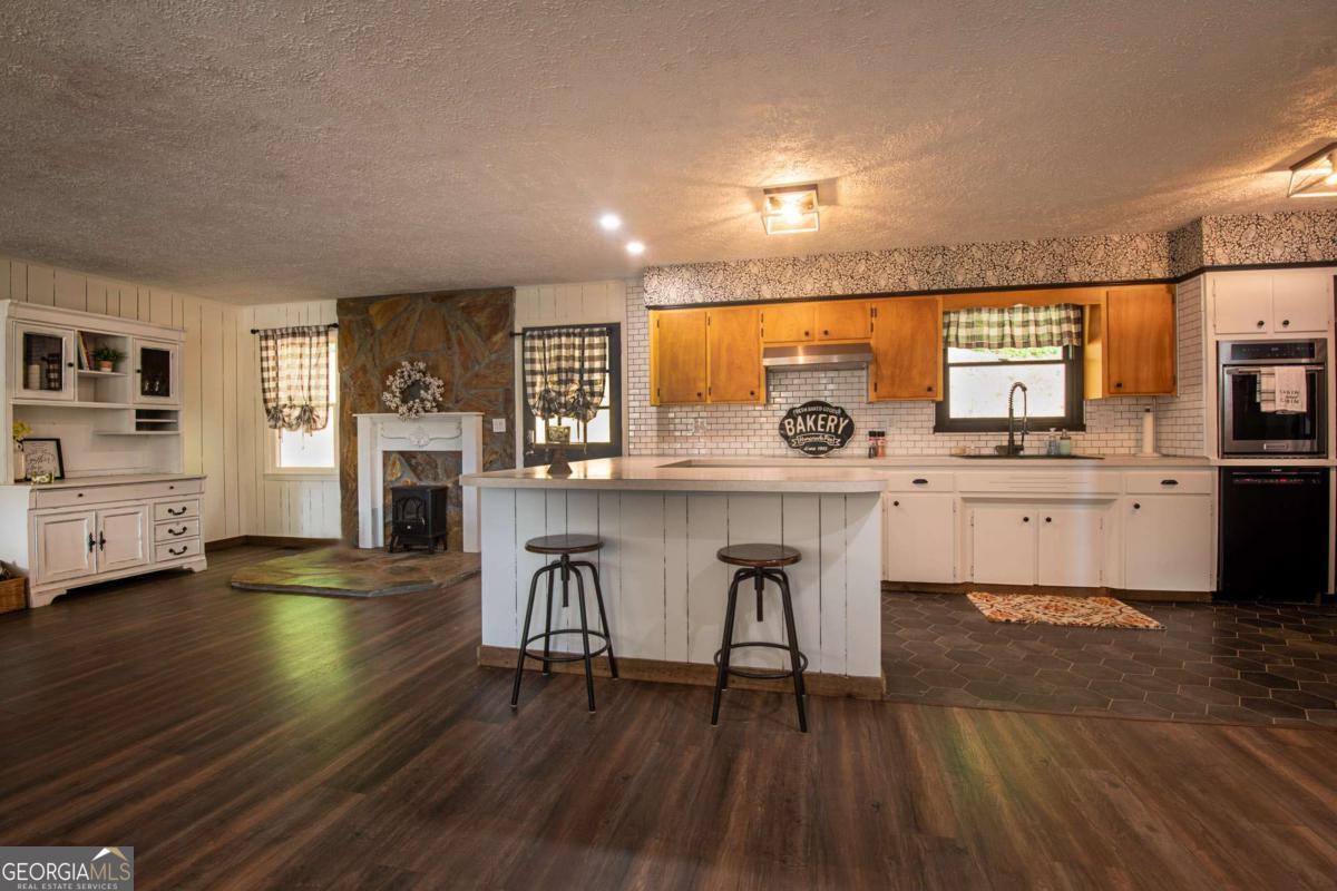 588 Pinetree Road