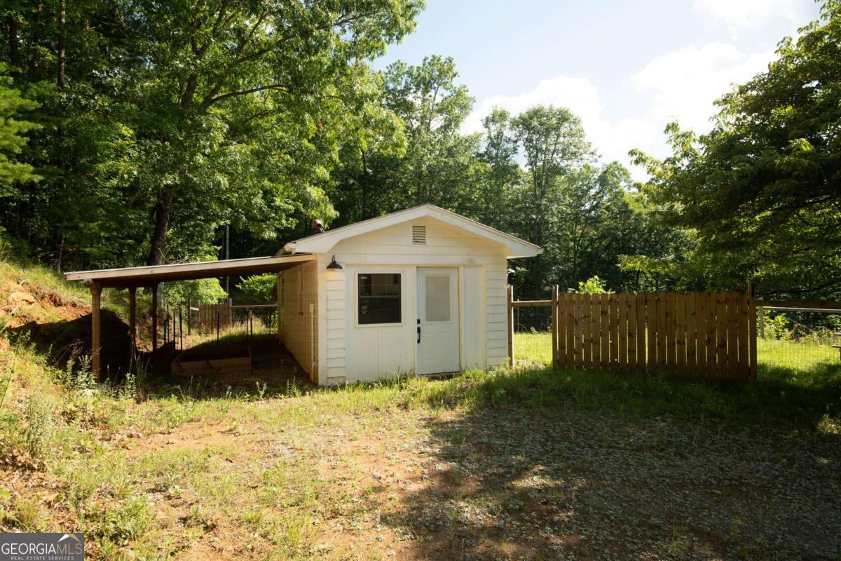 588 Pinetree Road
