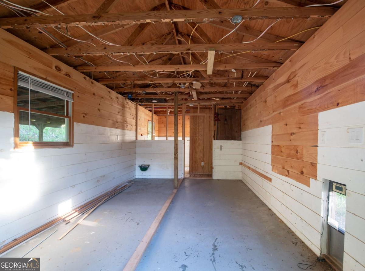 588 Pinetree Road