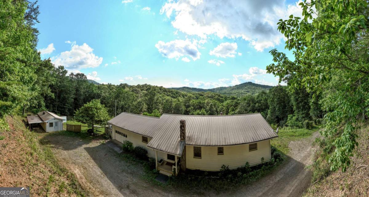 588 Pinetree Road
