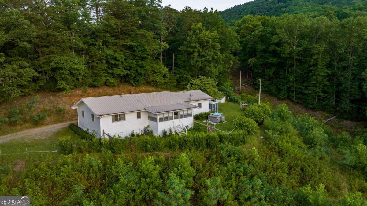 588 Pinetree Road