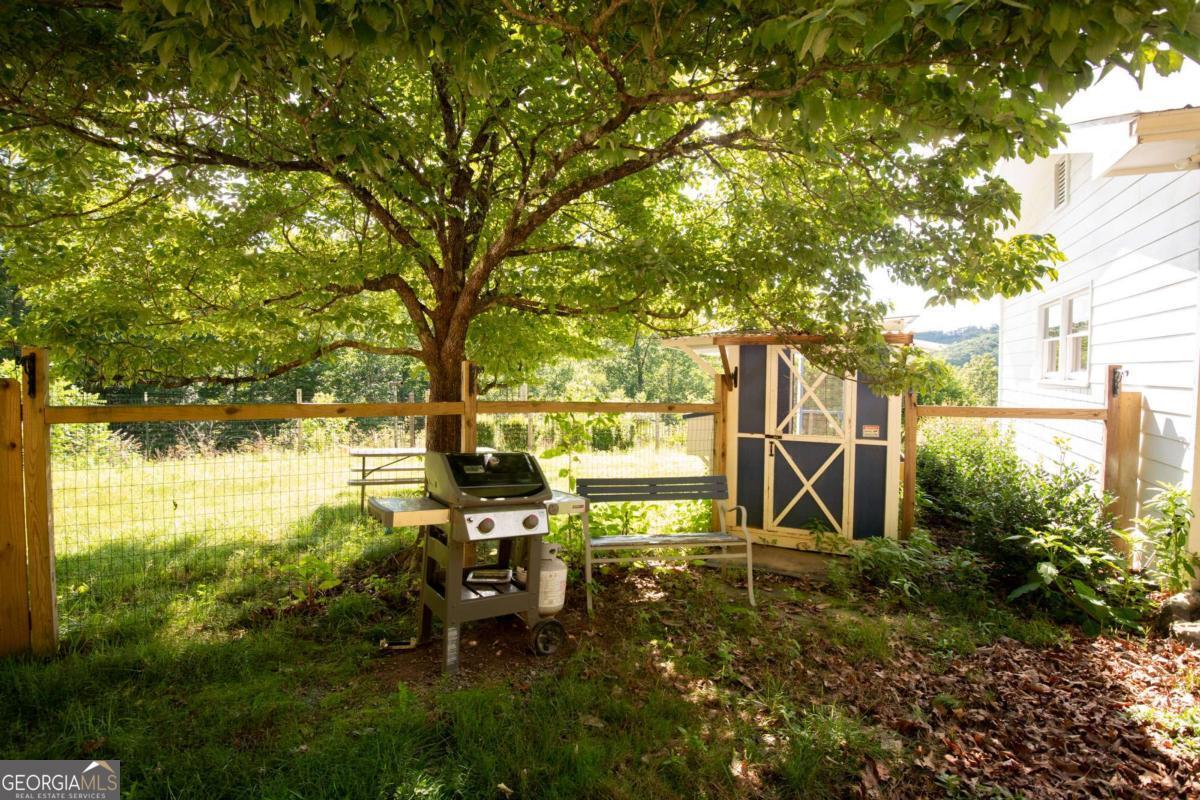 588 Pinetree Road