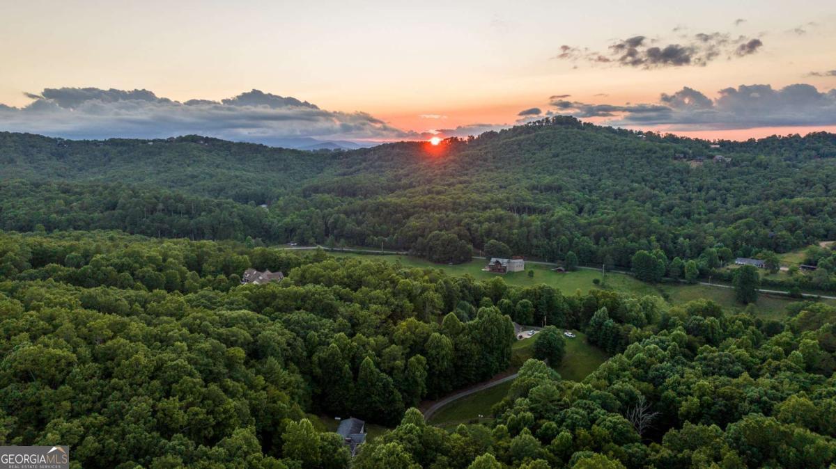 588 Pinetree Road