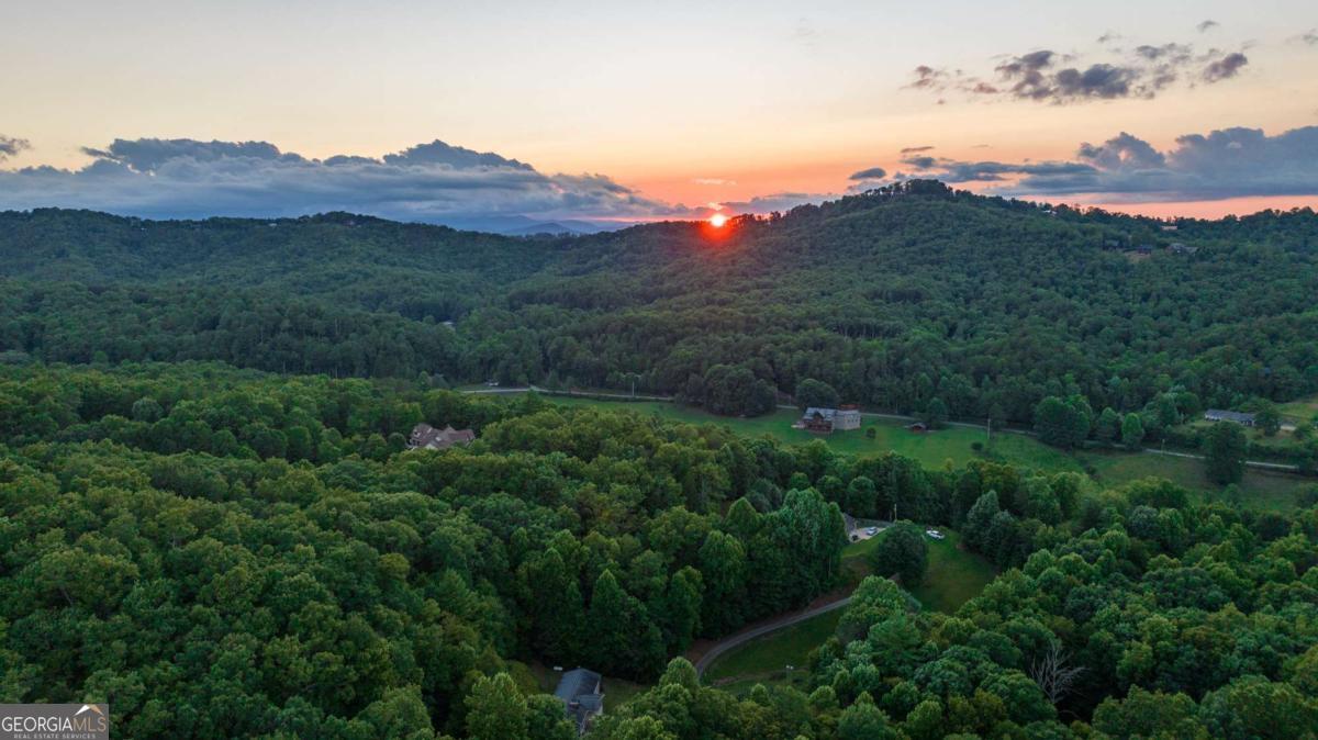 588 Pinetree Road