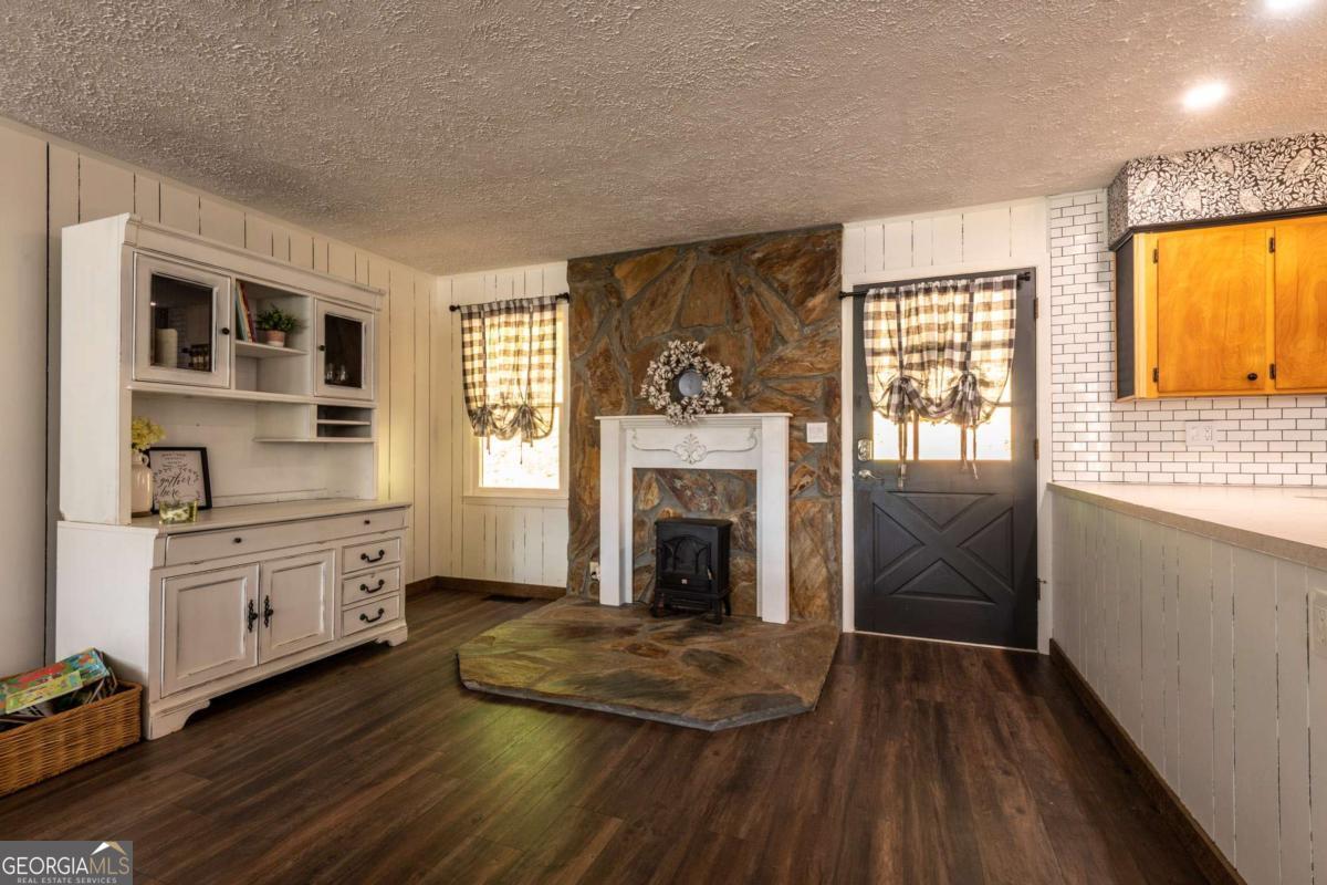 588 Pinetree Road