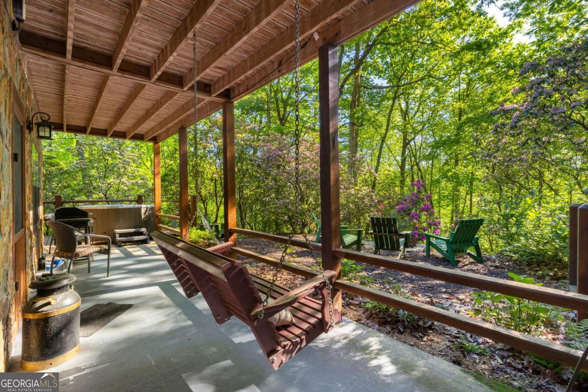 90 Holloway Circle