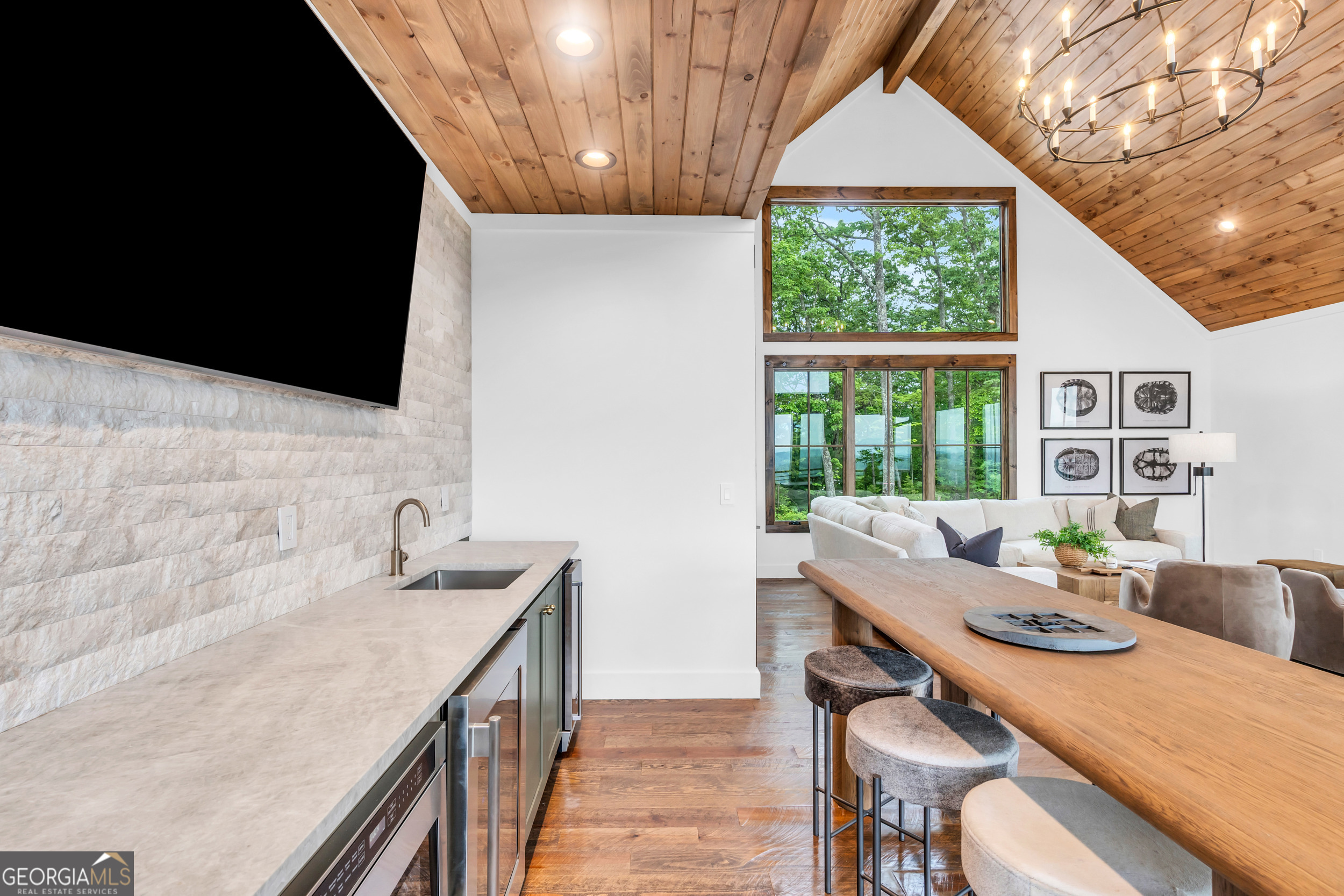 726 Overlook Drive