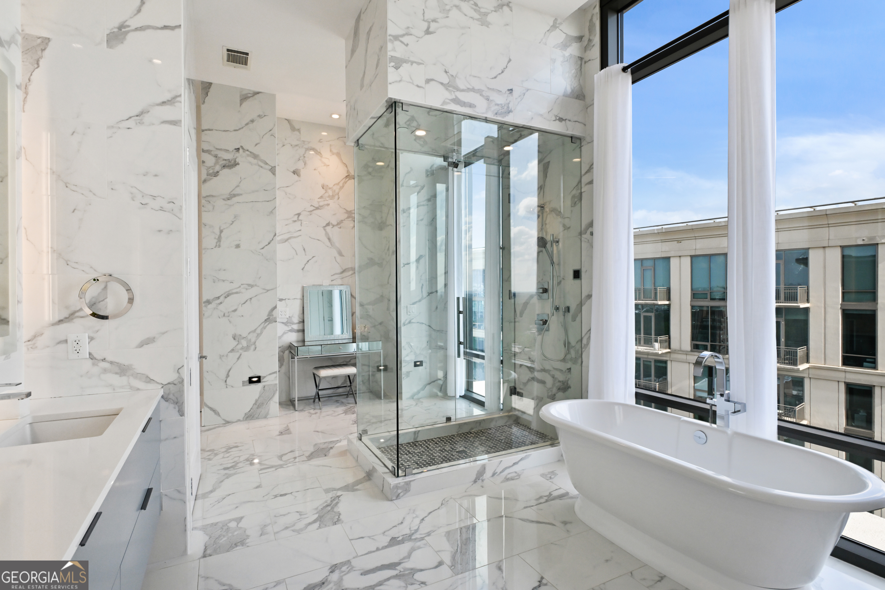 3107 Peachtree Road NE Unit: 2003 AKA PH3