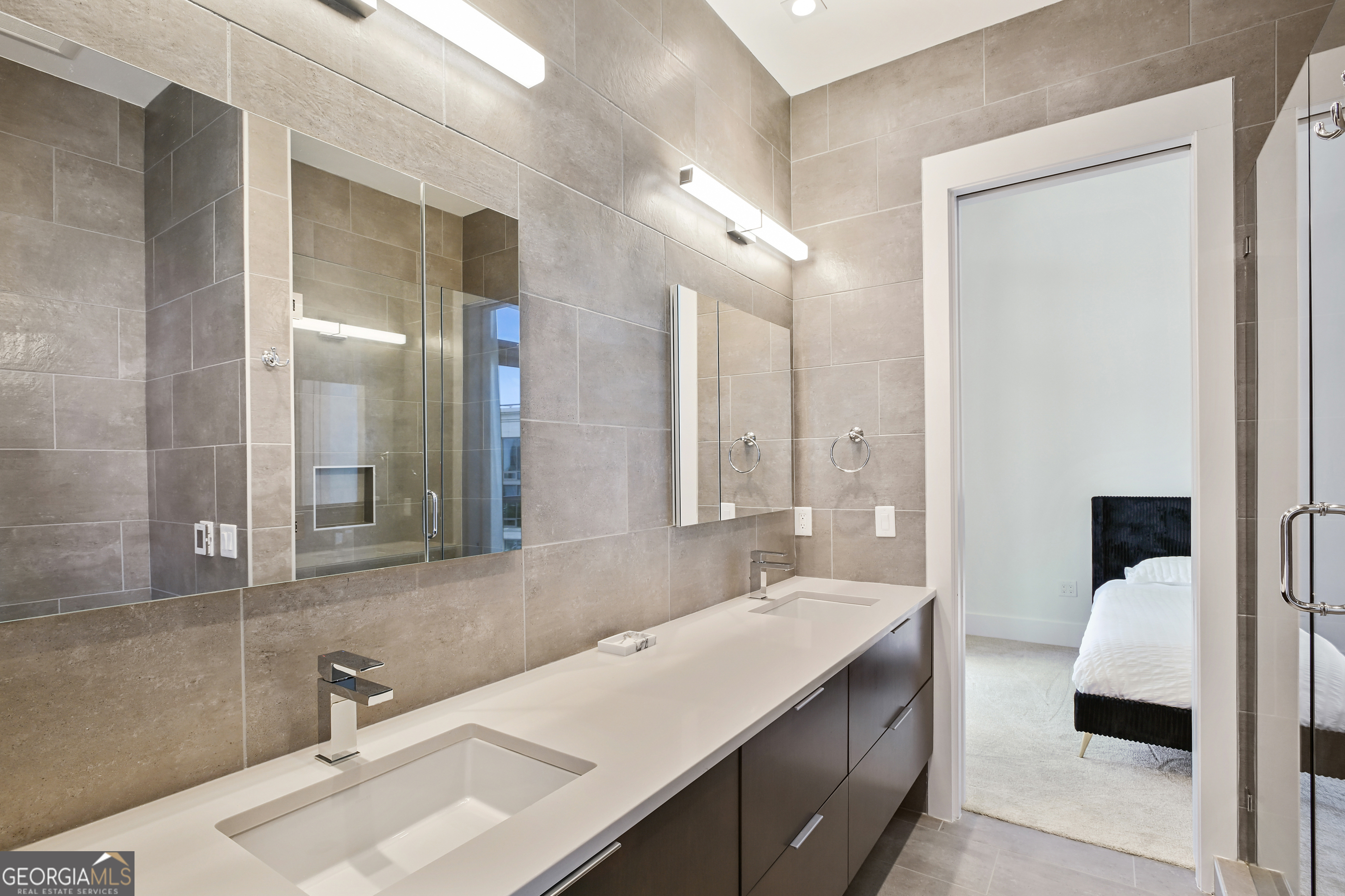 3107 Peachtree Road NE Unit: 2003 AKA PH3