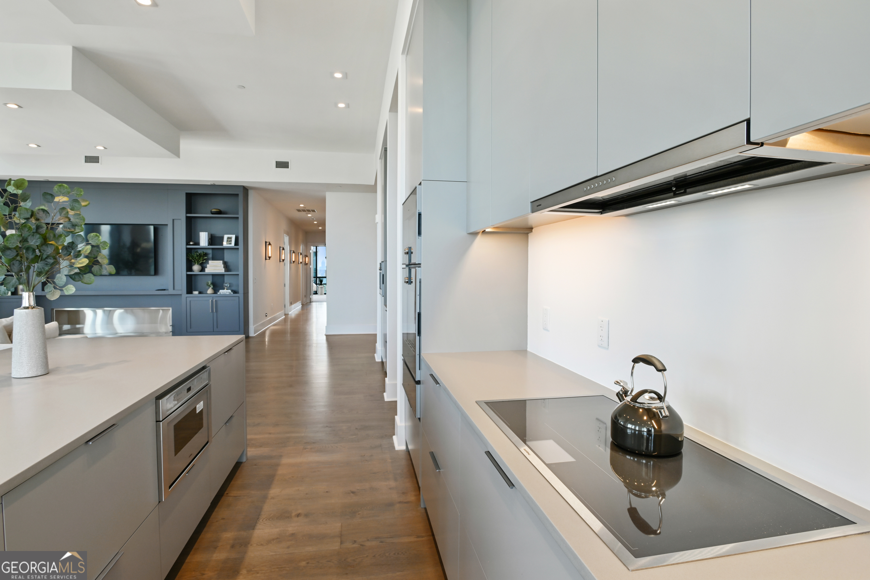3107 Peachtree Road NE Unit: 2003 AKA PH3