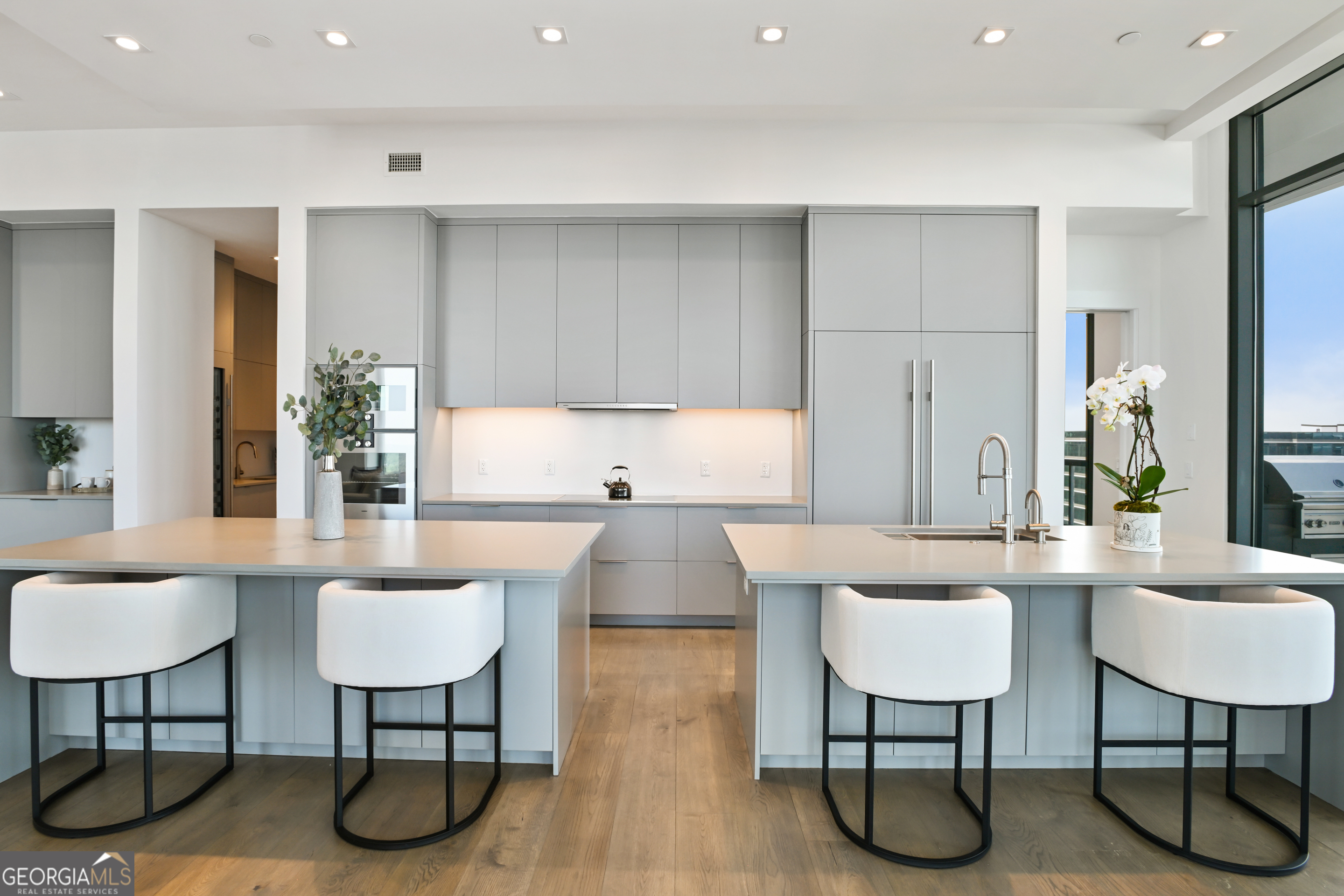 3107 Peachtree Road NE Unit: 2003 AKA PH3