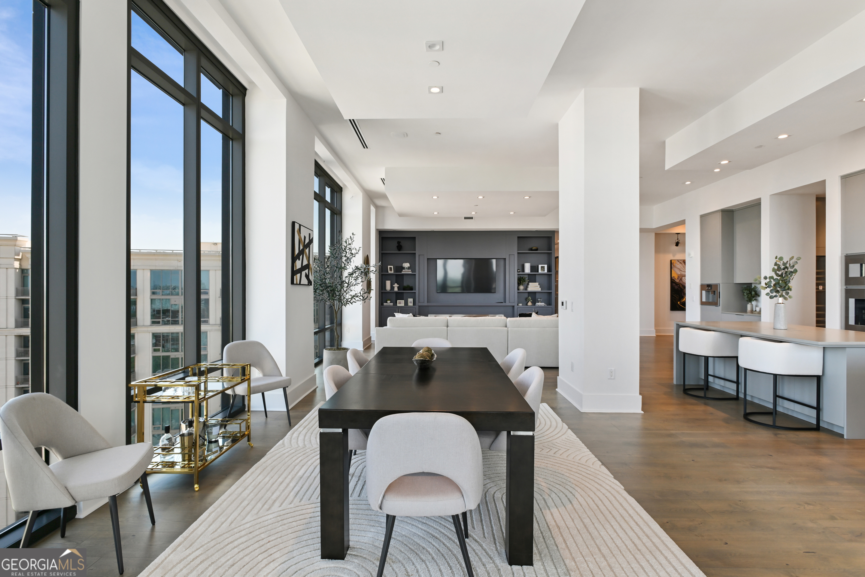 3107 Peachtree Road NE Unit: 2003 AKA PH3