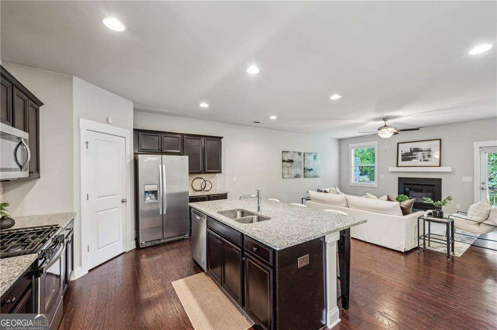 2817 White Oak Lane