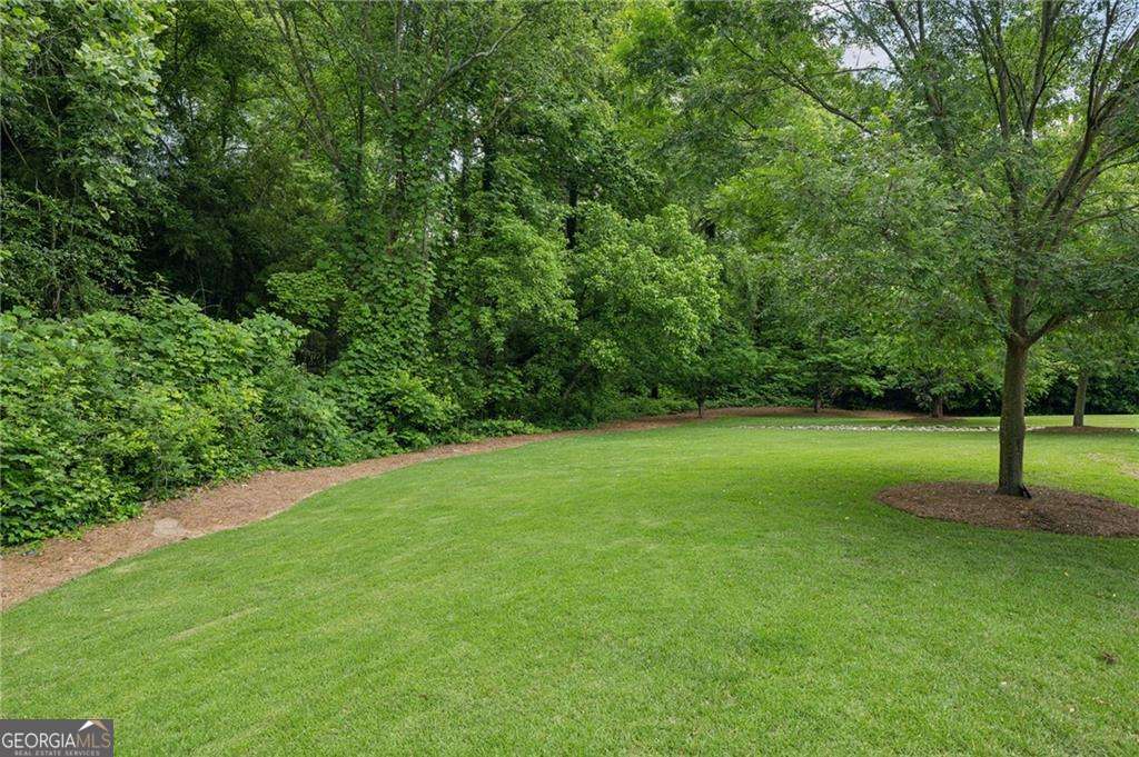 2817 White Oak Lane