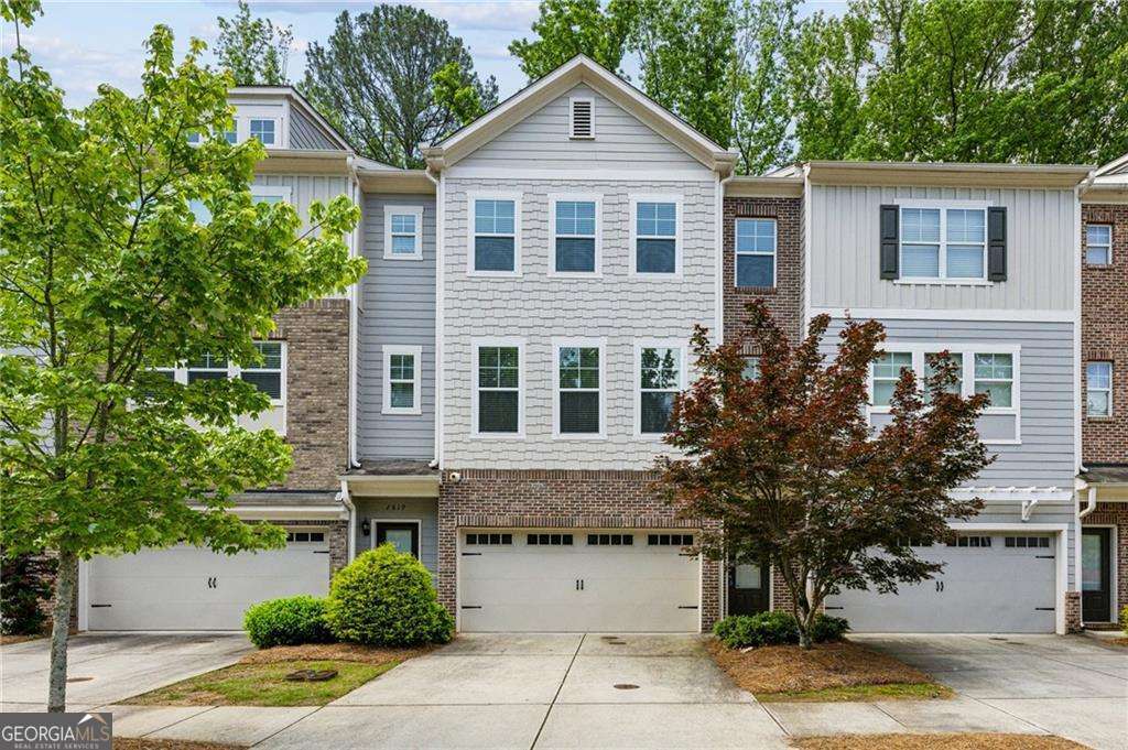 2817 White Oak Lane