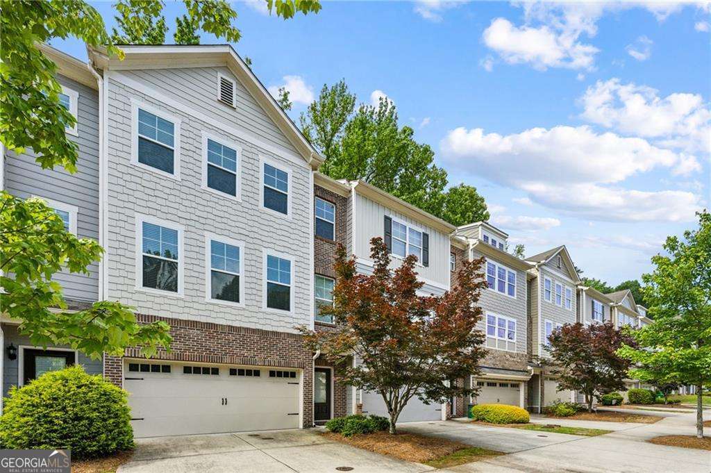 2817 White Oak Lane