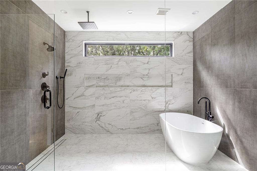 4091 Oak Forest Drive NE