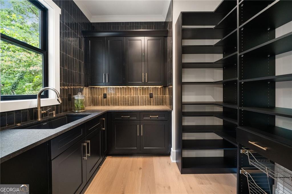 4091 Oak Forest Drive NE