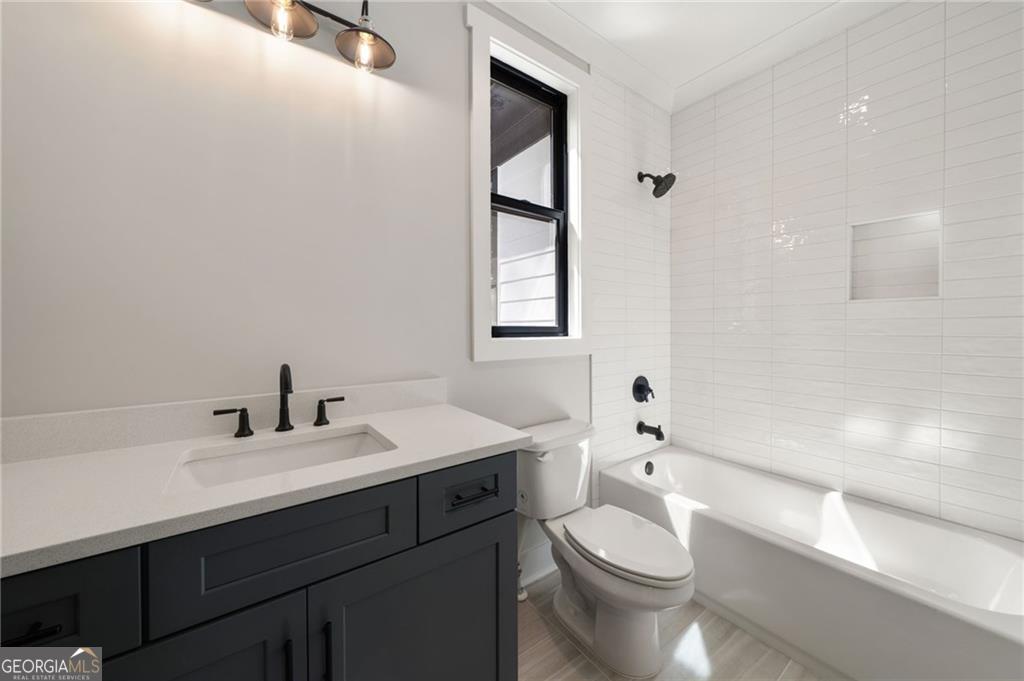 4091 Oak Forest Drive NE