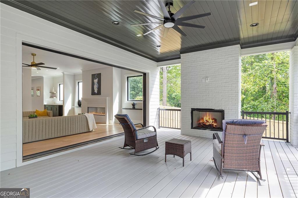 4091 Oak Forest Drive NE