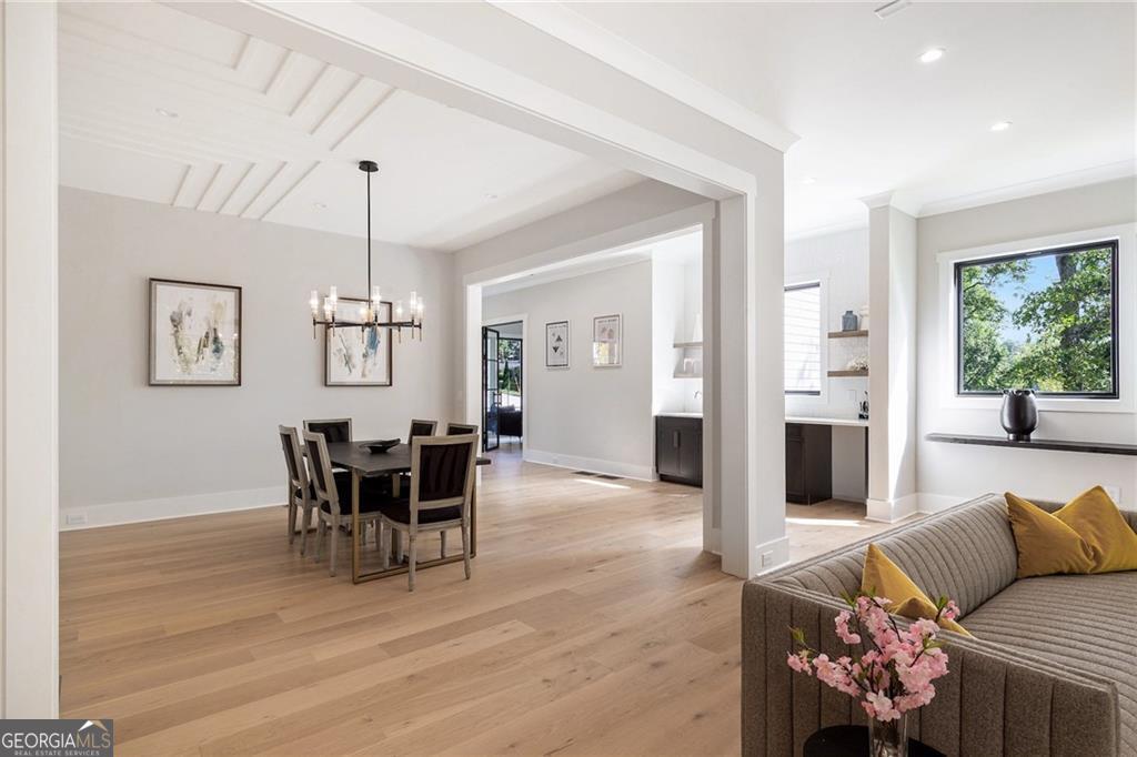 4091 Oak Forest Drive NE