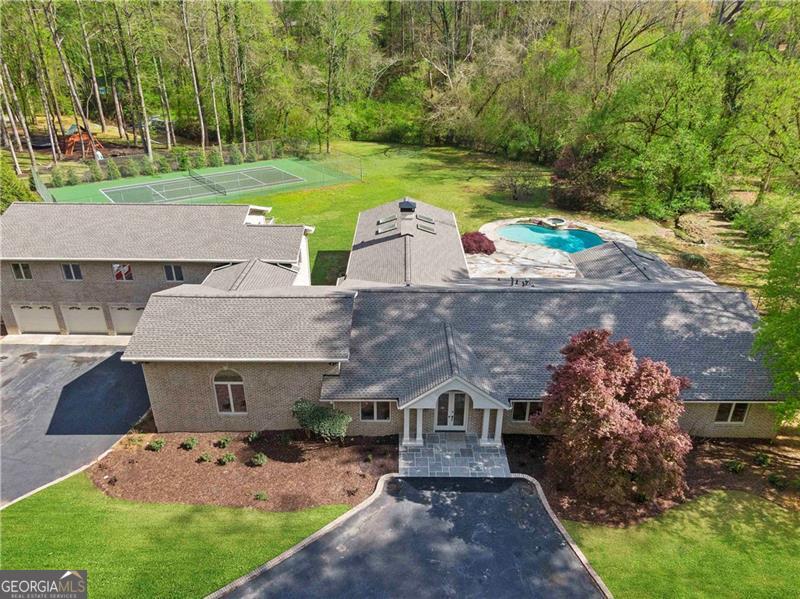 860 Crest Valley