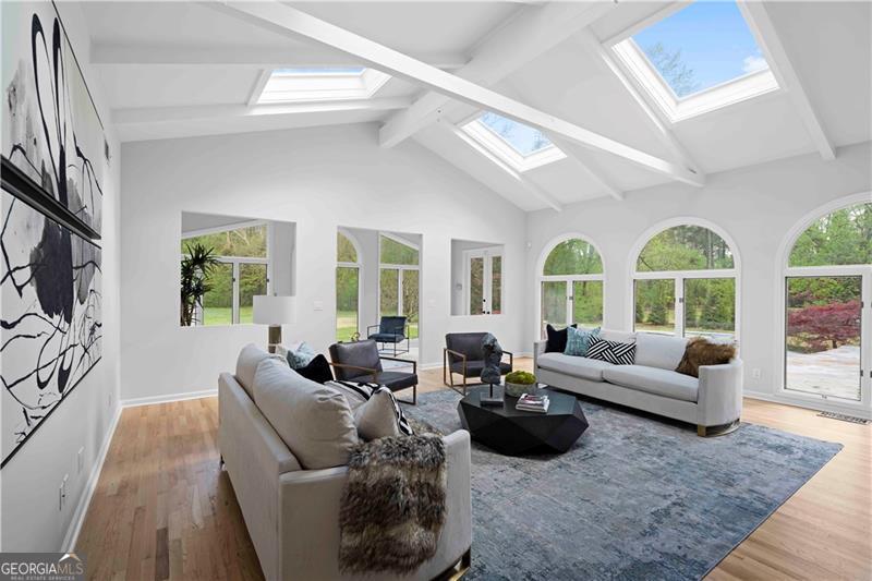 860 Crest Valley