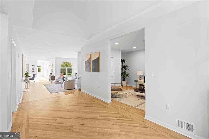 860 Crest Valley