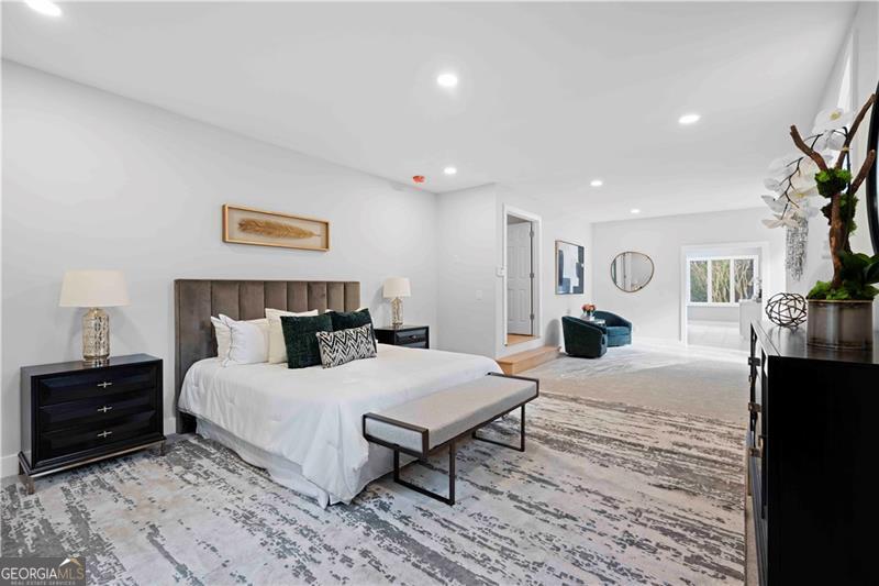 860 Crest Valley