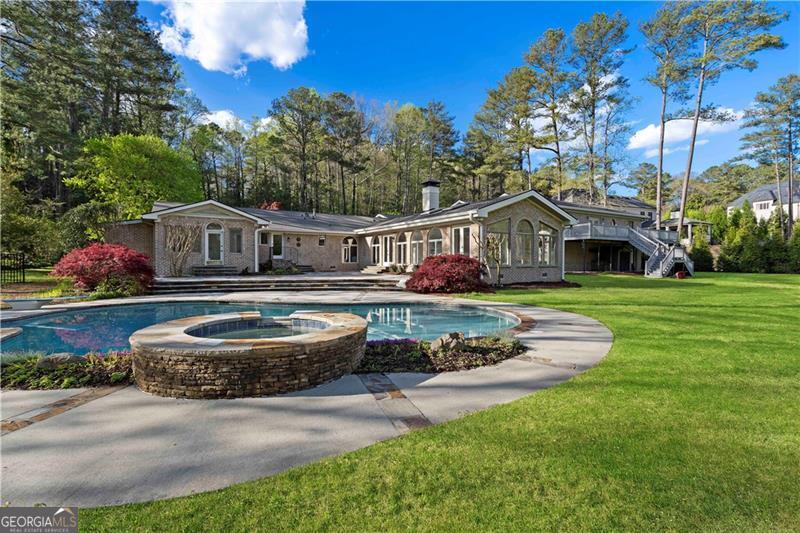 860 Crest Valley